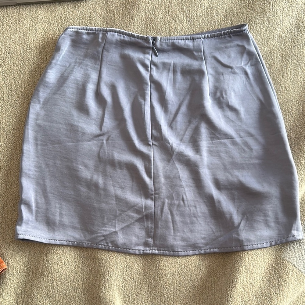 Forever 21 Lilac Grey Satin Mini Skirt - Picture 3 of 4